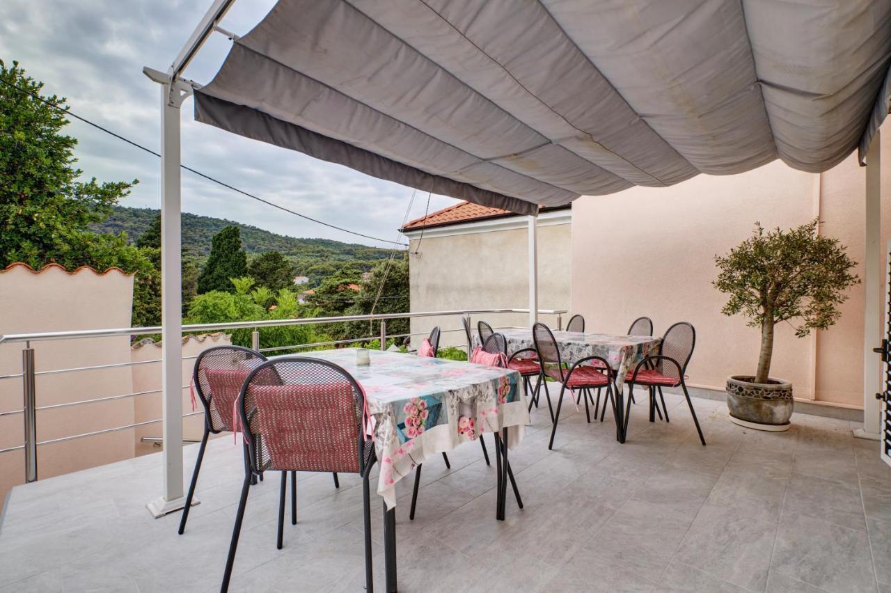 Apartments Ljubica Veli Lošinj Dış mekan fotoğraf