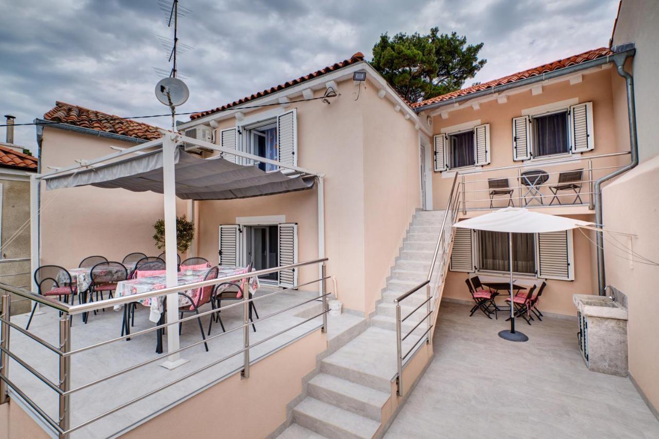 Apartments Ljubica Veli Lošinj Dış mekan fotoğraf