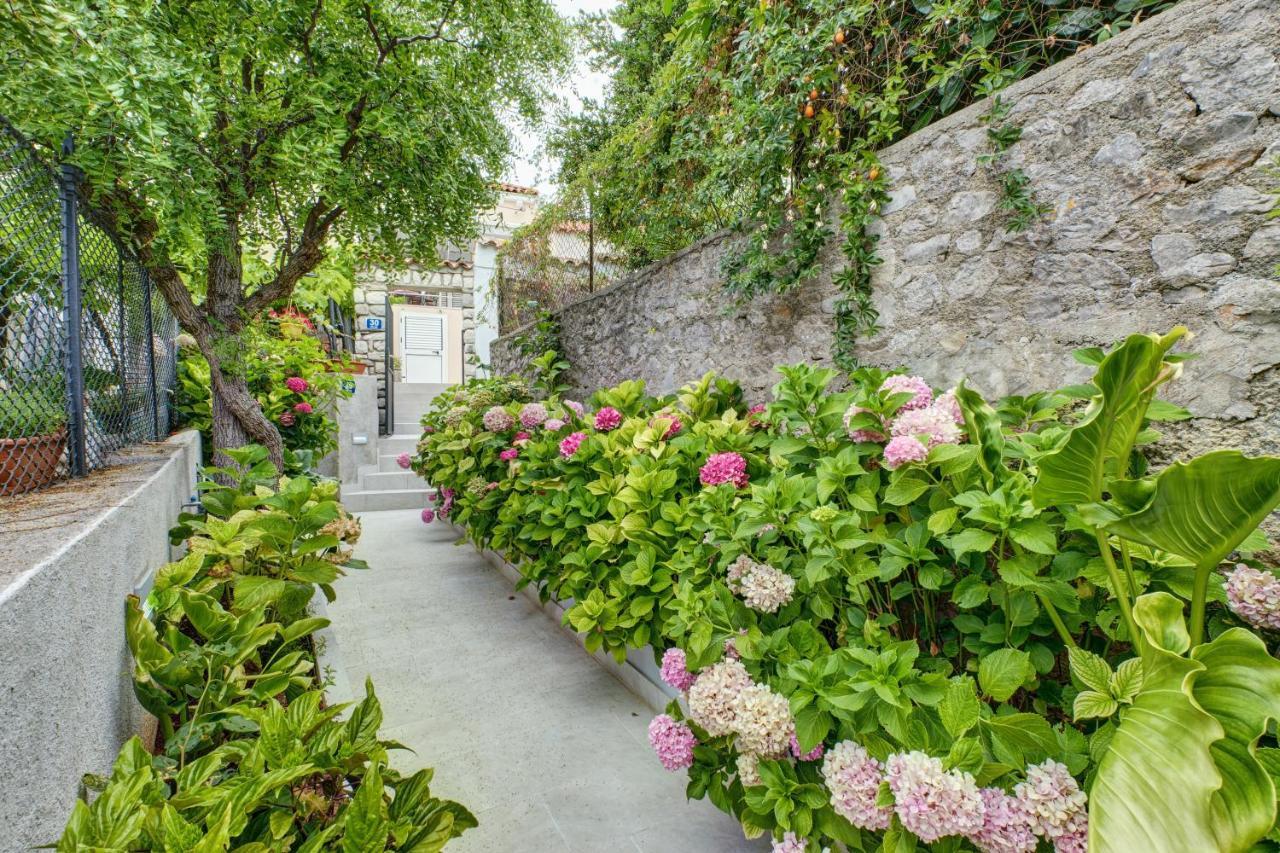 Apartments Ljubica Veli Lošinj Dış mekan fotoğraf