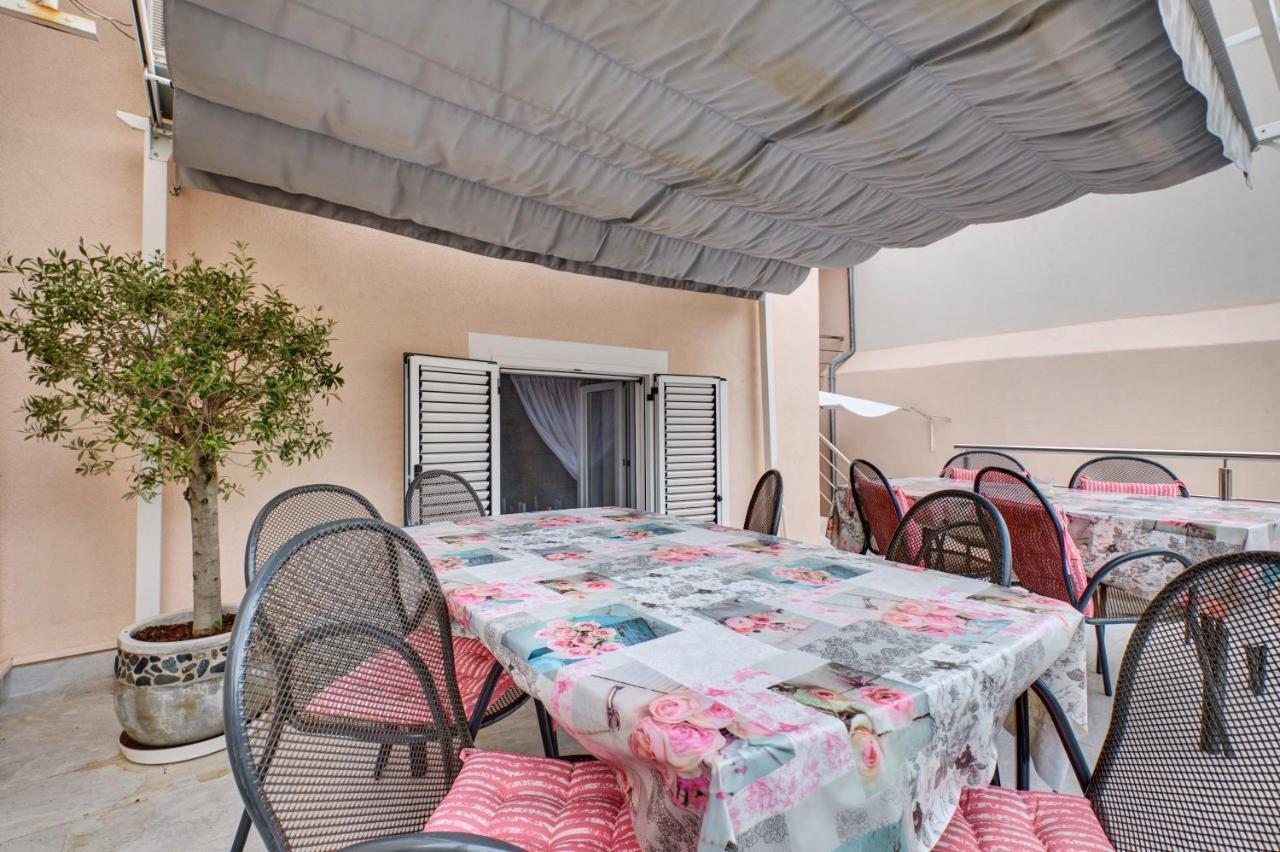 Apartments Ljubica Veli Lošinj Dış mekan fotoğraf