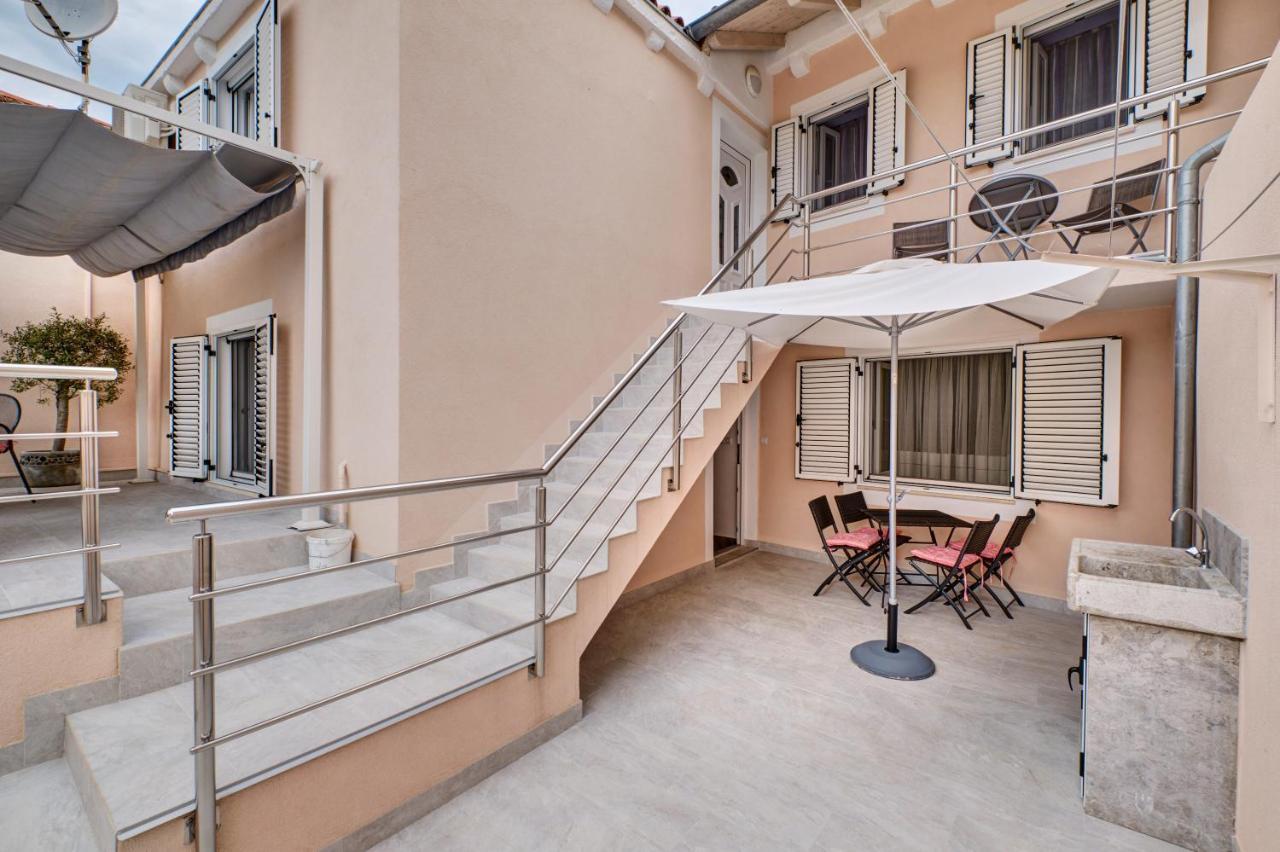 Apartments Ljubica Veli Lošinj Dış mekan fotoğraf