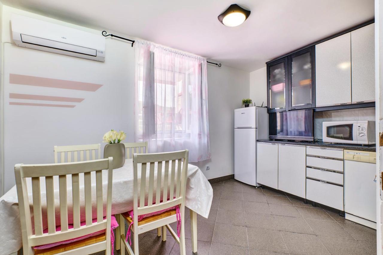 Apartments Ljubica Veli Lošinj Dış mekan fotoğraf