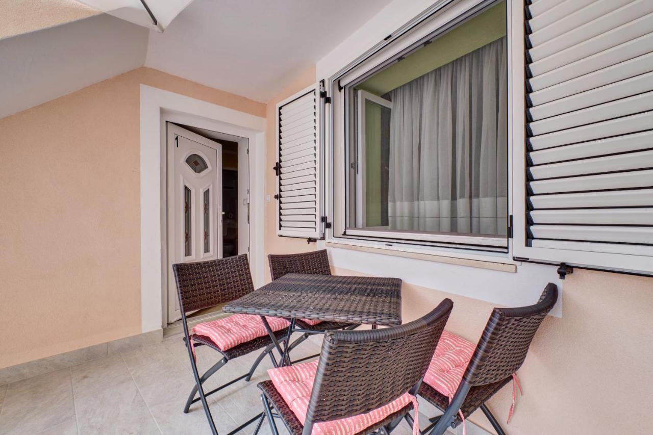 Apartments Ljubica Veli Lošinj Dış mekan fotoğraf
