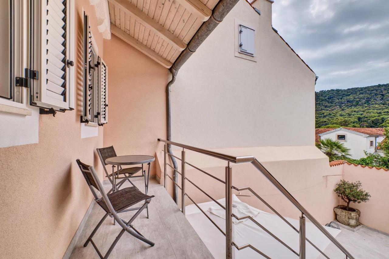 Apartments Ljubica Veli Lošinj Dış mekan fotoğraf