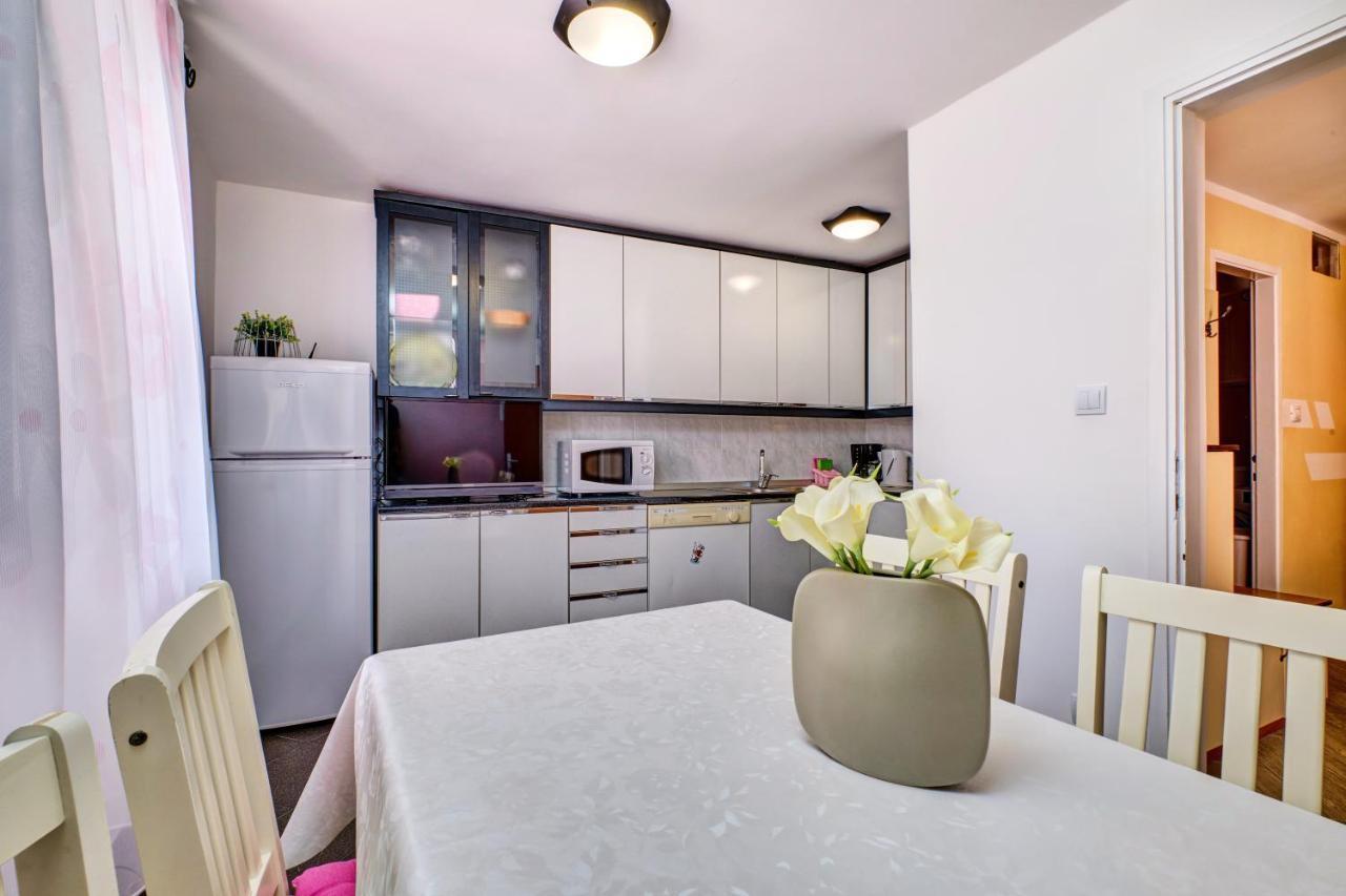 Apartments Ljubica Veli Lošinj Dış mekan fotoğraf