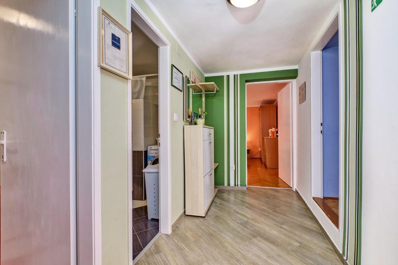 Apartments Ljubica Veli Lošinj Dış mekan fotoğraf