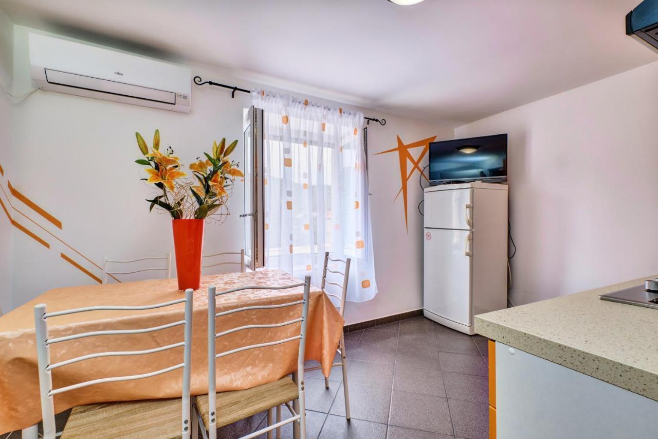 Apartments Ljubica Veli Lošinj Dış mekan fotoğraf
